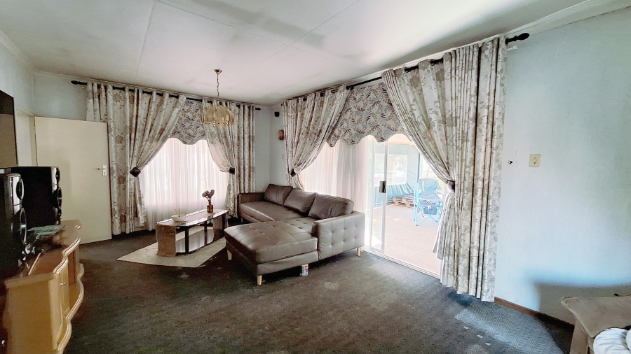 To Let 6 Bedroom Property for Rent in Bedelia Free State